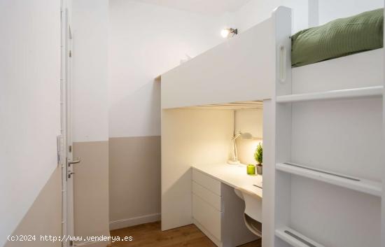  Preciosa habitación totalmente amueblada en Sant Gervasi Barcelona - BARCELONA 