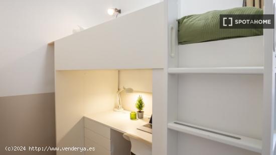 Preciosa habitación totalmente amueblada en Sant Gervasi Barcelona - BARCELONA