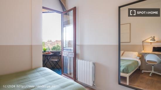 Preciosa habitación totalmente amueblada en Sant Gervasi Barcelona - BARCELONA