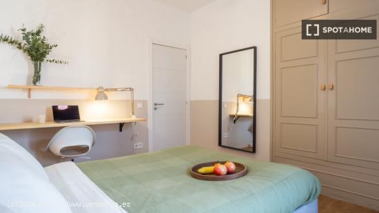 Preciosa habitación totalmente amueblada en Sant Gervasi Barcelona - BARCELONA