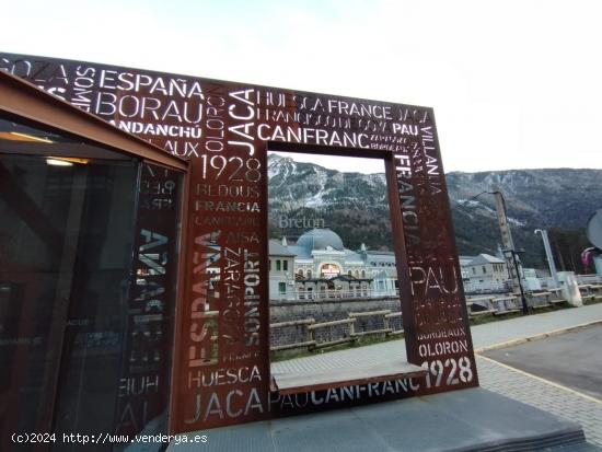 Estupendo apartamento con garaje y cuarto trastero en Canfranc Estación. - HUESCA