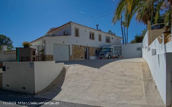 Villa en venta en La Nucia (Alicante)