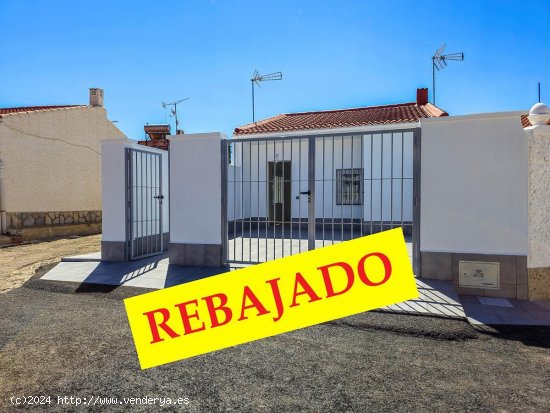 Chalet en venta en Torrevieja (Alicante)