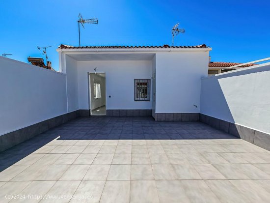 Chalet en venta en Torrevieja (Alicante)