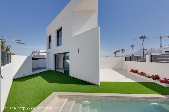 Villa en venta en Benijófar (Alicante)