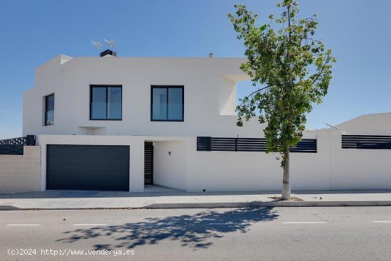 Villa en venta en Benijófar (Alicante)