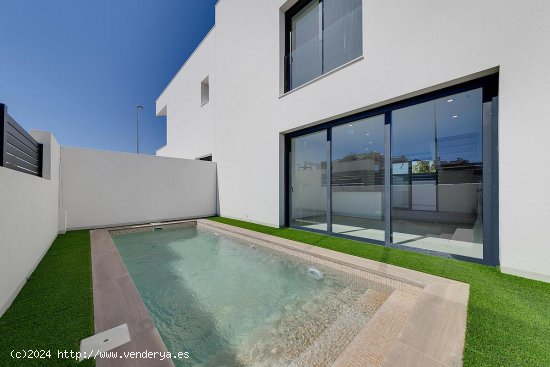 Villa en venta en Benijófar (Alicante)