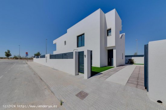 Villa en venta en Benijófar (Alicante)