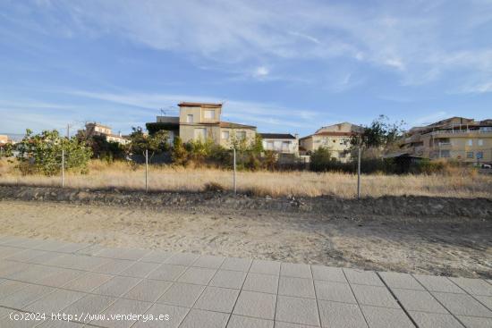 Solar de 165,82 m2 situado en el Vial de Churriana de la Vega. - GRANADA