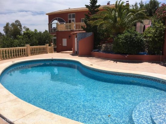 Villa en venta en Alfaz del Pi (Alicante)