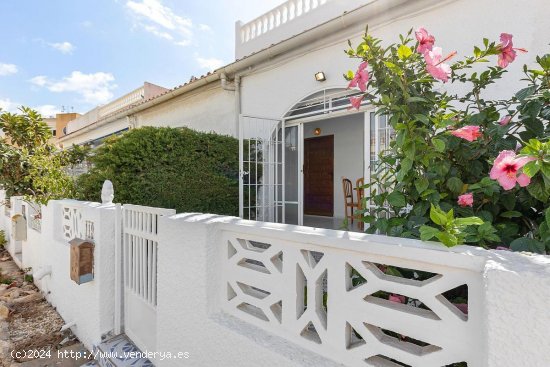 Chalet en venta en Torrevieja (Alicante)