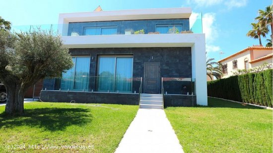 Villa en venta en Torrevieja (Alicante)