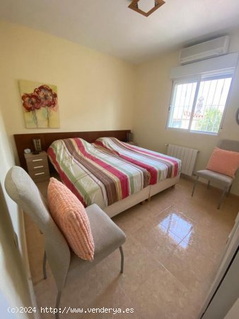 Villa en venta en Daya Vieja (Alicante)