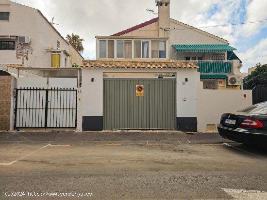 Chalet en venta en Torrevieja (Alicante)