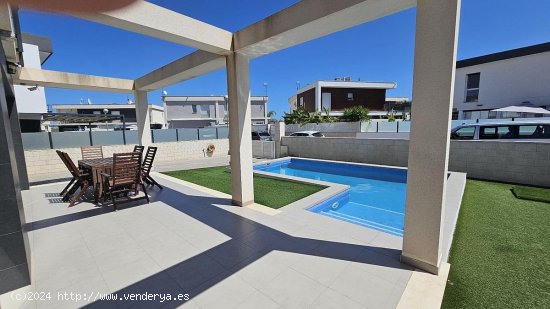 Villa en venta en Santa Pola (Alicante)