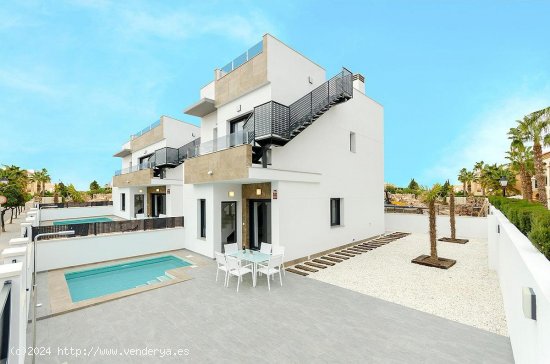  Villa en venta a estrenar en Torrevieja (Alicante) 