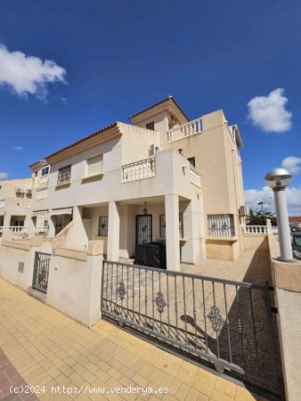 Chalet en venta en Torrevieja (Alicante)