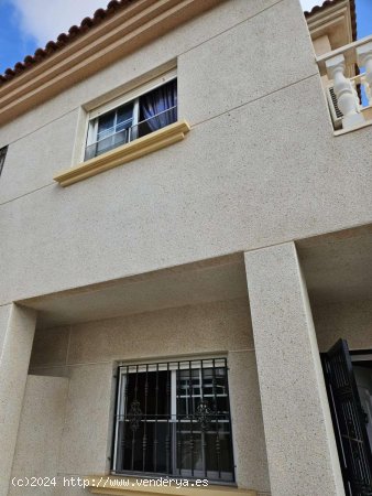 Chalet en venta en Torrevieja (Alicante)