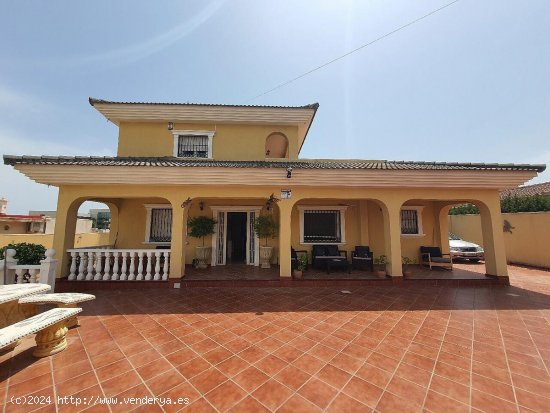  Villa en venta en Torrevieja (Alicante) 