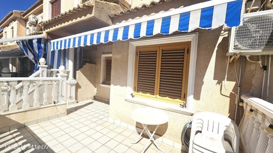 Chalet en venta en Torrevieja (Alicante)