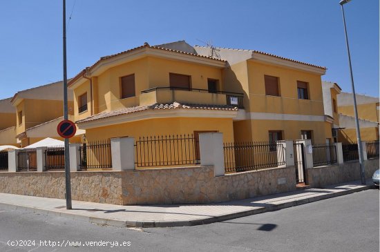  Chalet en venta en Pinoso (Alicante) 