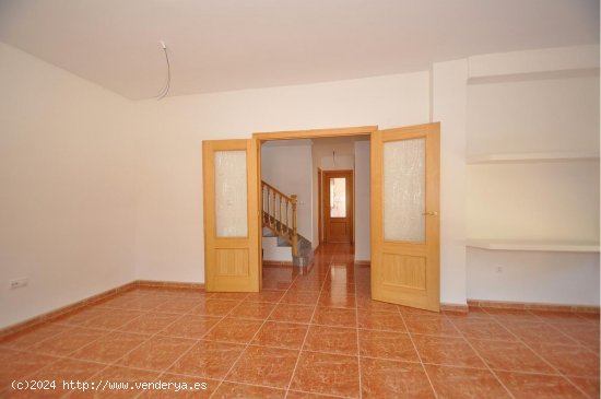 Chalet en venta en Pinoso (Alicante)