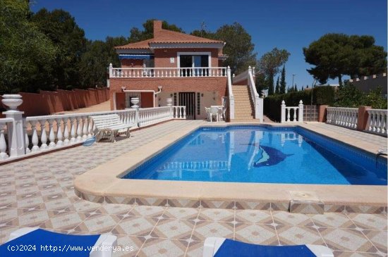  Villa en venta en Torrevieja (Alicante) 