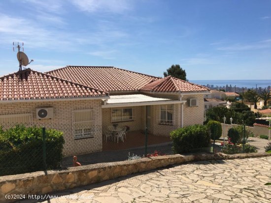 Chalet en venta en La Nucia (Alicante)