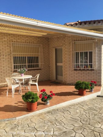 Chalet en venta en La Nucia (Alicante)