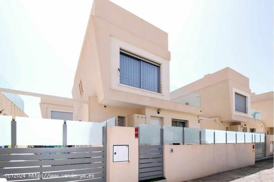  Villa en venta en Pilar de la Horadada (Alicante) 