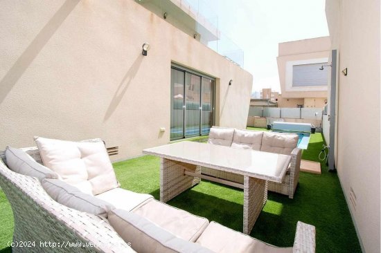 Villa en venta en Pilar de la Horadada (Alicante)