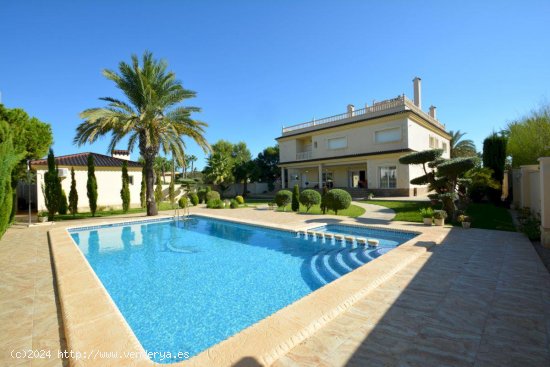  Villa en venta en Orihuela (Alicante) 