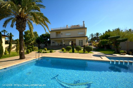 Villa en venta en Orihuela (Alicante)