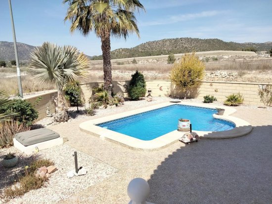 Villa en venta en La Romana (Alicante)