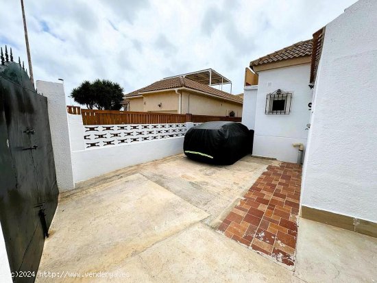 Chalet en venta en Torrevieja (Alicante)