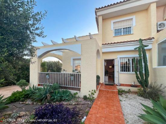  Chalet Adosado en Venta en La Nucía – Vistas Despejadas y Amplia Parcela Privada - ALICANTE 