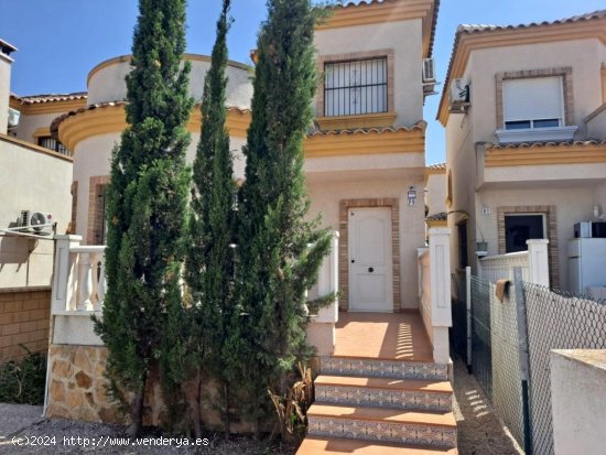 Villa en venta en Los Montesinos (Alicante)