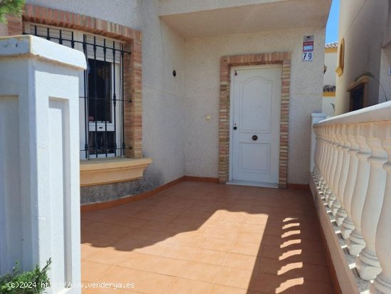 Villa en venta en Los Montesinos (Alicante)