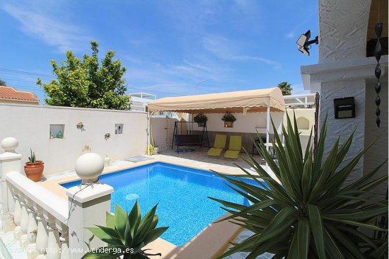 Villa en venta en Elche (Alicante)