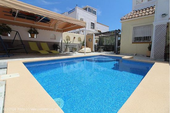 Villa en venta en Elche (Alicante)