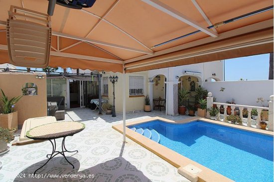 Villa en venta en Elche (Alicante)