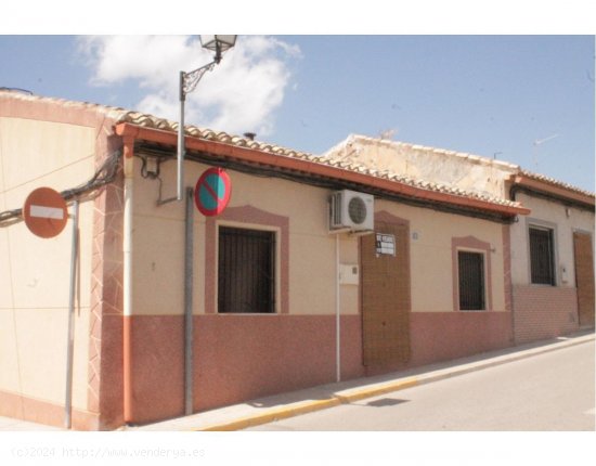  Chalet en venta en Pinoso (Alicante) 