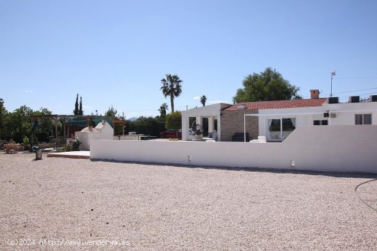 Casa en venta en Crevillent (Alicante)