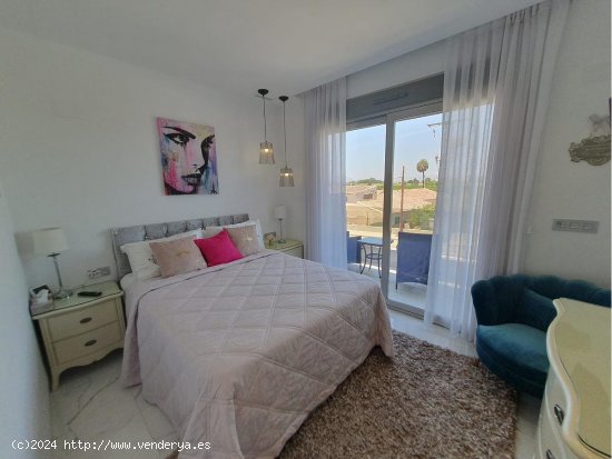 Villa en venta en Benijófar (Alicante)