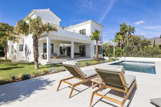 Villa en venta en Estepona (Málaga)