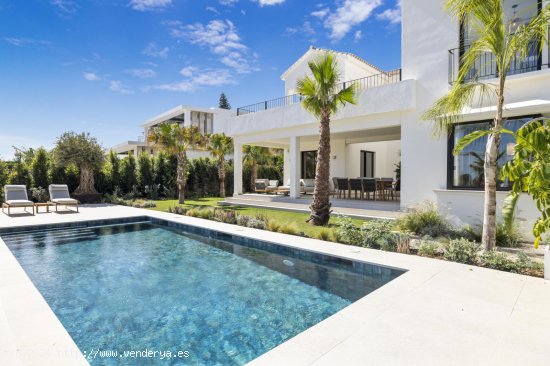 Villa en venta en Estepona (Málaga)