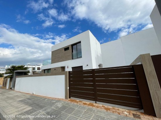  Villa en venta en Benijófar (Alicante) 