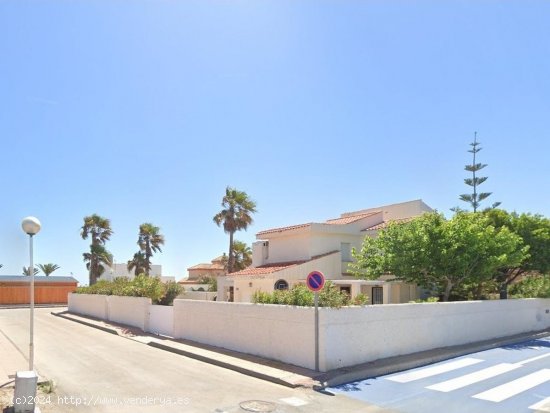 Villa en venta en La Manga del Mar Menor (Murcia)