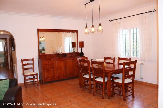 Villa en venta en Orba (Alicante)