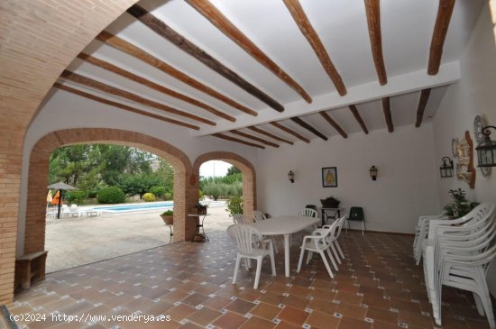 Villa en venta en Villena (Alicante)